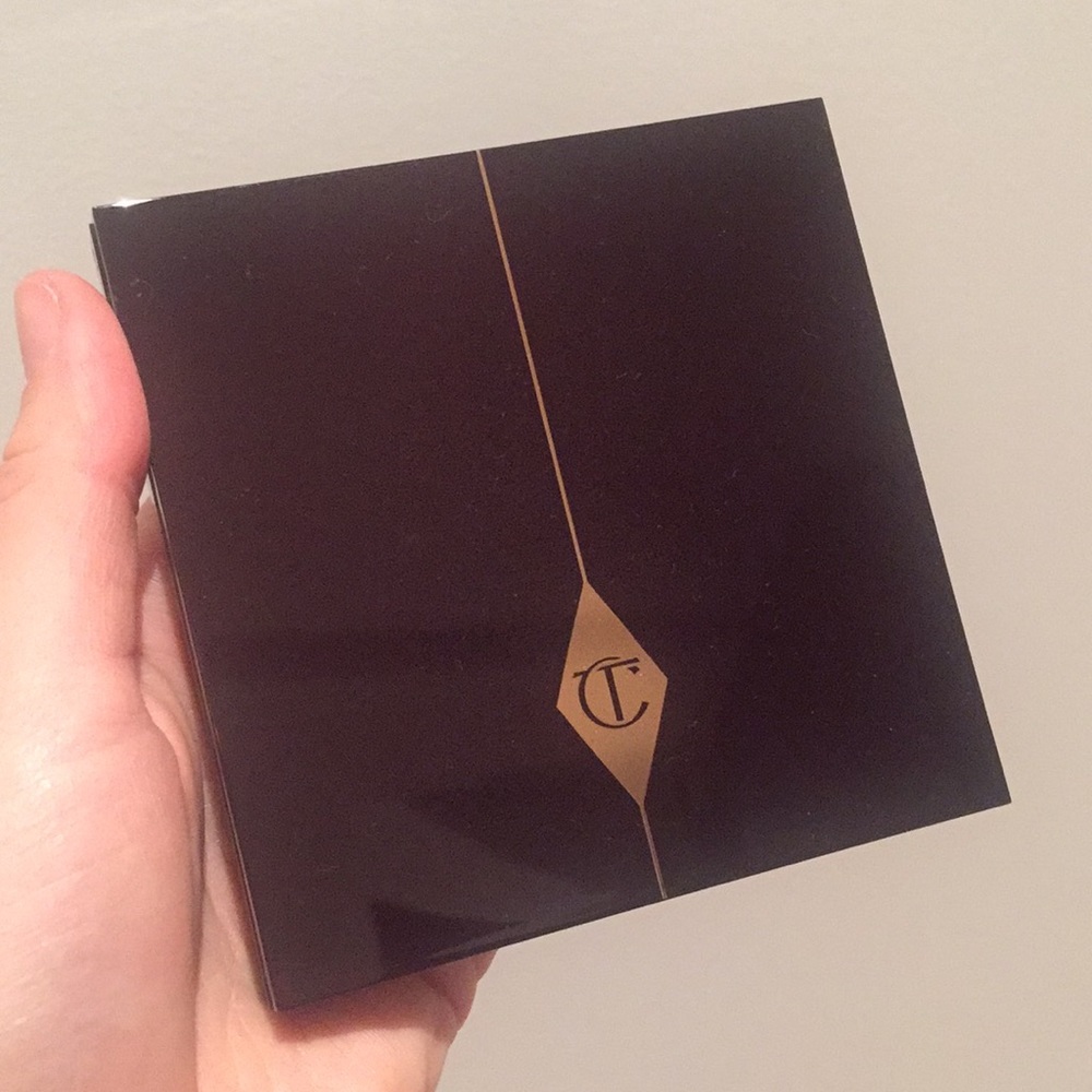 Charlotte Tilbury instant look in a palette